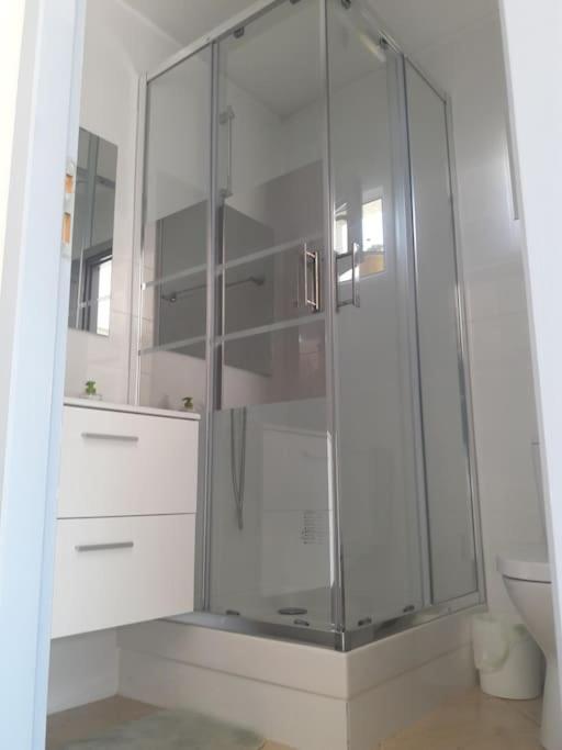 Maison Dans Une Propriete Avec Une Cour Corneilhan Ngoại thất bức ảnh